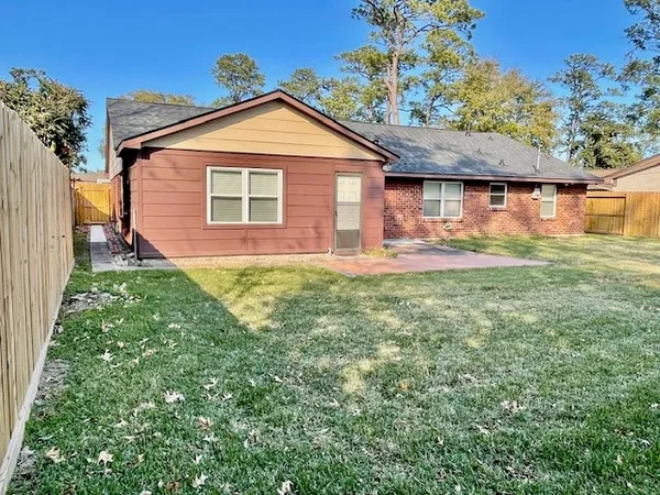 $2,550 | 10055 Westview Drive, Houston, TX 77055