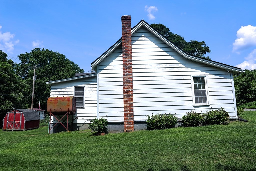 219 Old Quarry Road Saltville, VA 24370 - Photo 3 of 35 Gallery Image 3