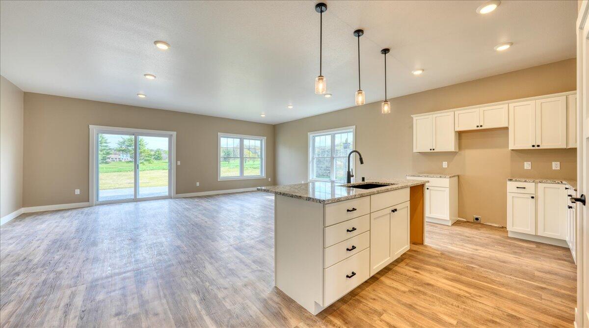 W7674 Castle Mound Road Holmen, WI 54636 - Photo 4 of 35 Great Rm Example