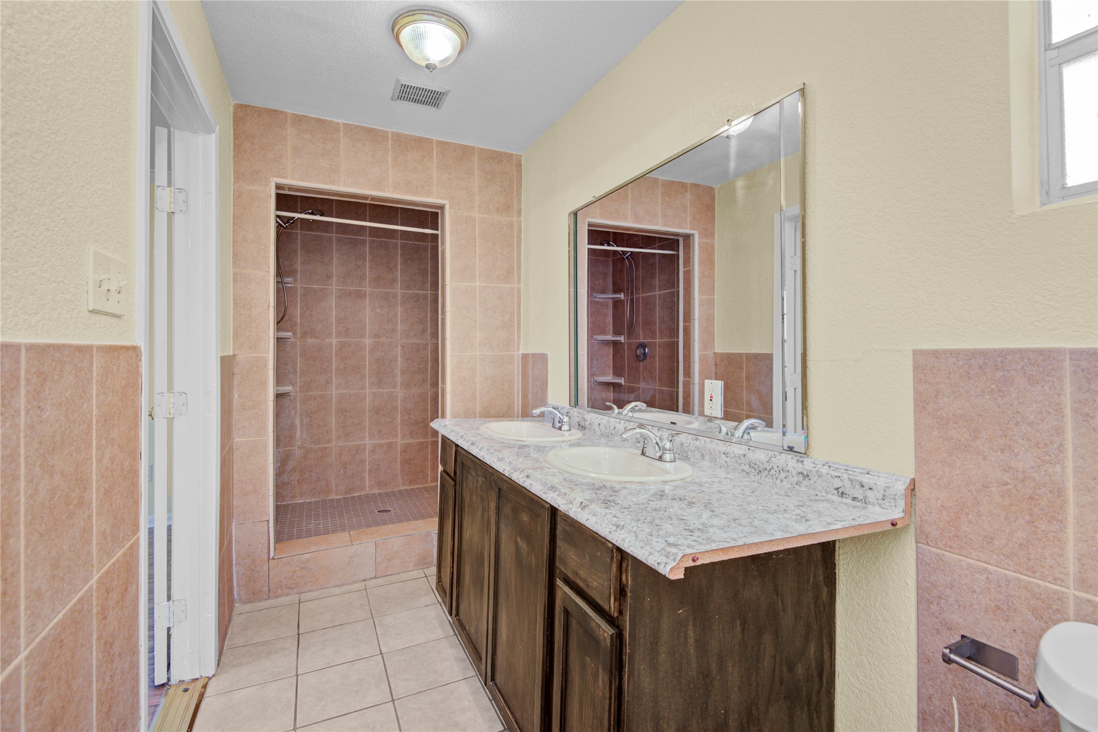 8565 Ridgepoint Drive Houston, TX 77055 - Photo 29 of 43