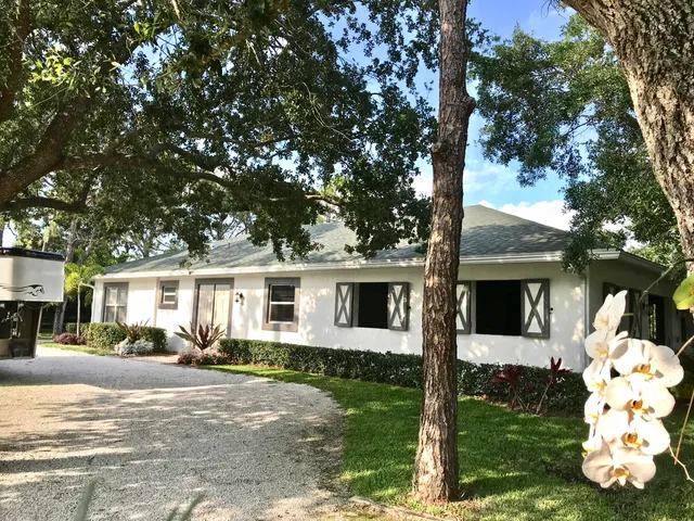 $2,000 | 14565 Belmont Trace, Unit BARN), Wellington, FL 33414