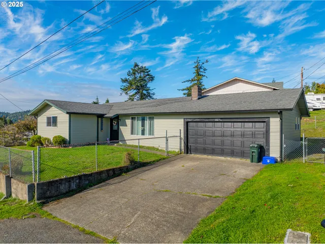 $349,000 | 1893 Sunset Lane, Myrtle Point, OR 97458