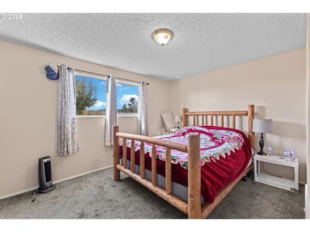 $349,000 | 1893 Sunset Lane, Myrtle Point, OR 97458