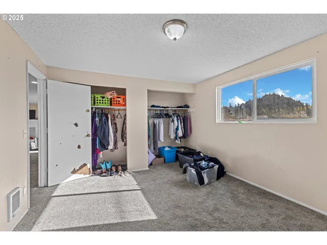 $349,000 | 1893 Sunset Lane, Myrtle Point, OR 97458