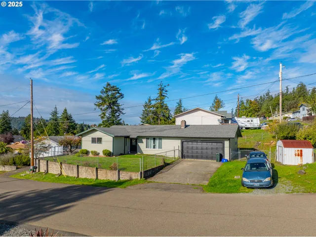 $349,000 | 1893 Sunset Lane, Myrtle Point, OR 97458