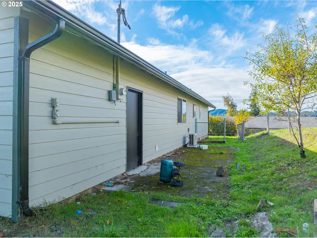 $349,000 | 1893 Sunset Lane, Myrtle Point, OR 97458