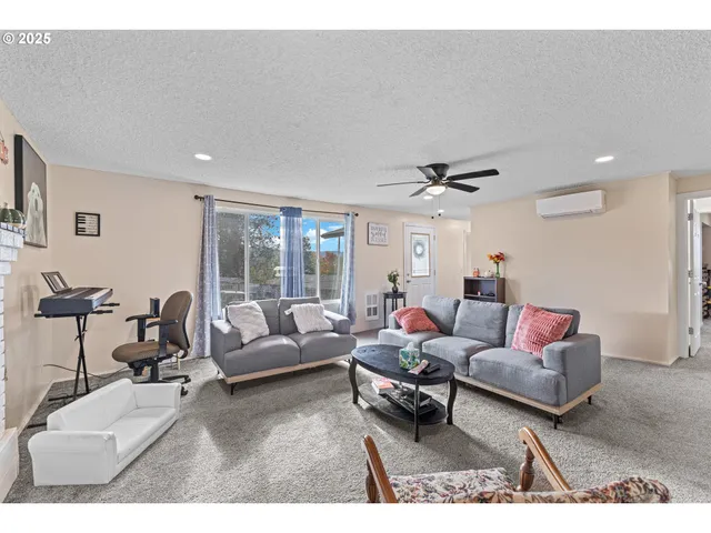 $349,000 | 1893 Sunset Lane, Myrtle Point, OR 97458