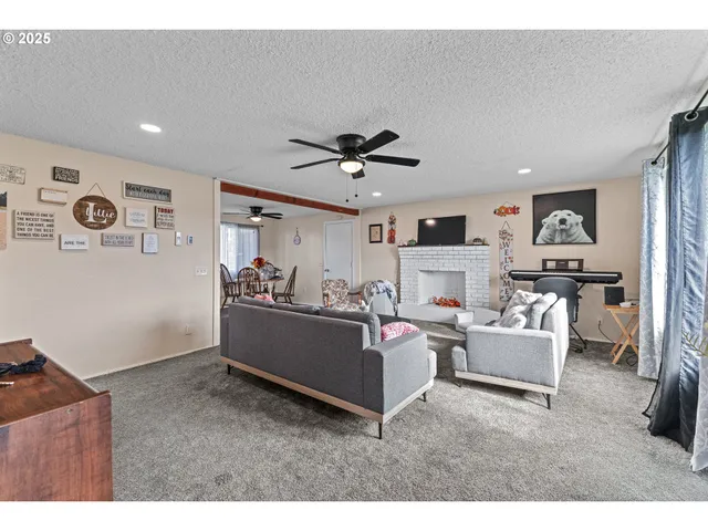 $349,000 | 1893 Sunset Lane, Myrtle Point, OR 97458