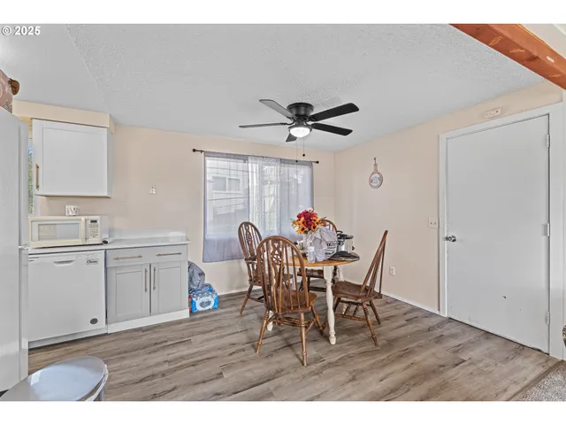 $349,000 | 1893 Sunset Lane, Myrtle Point, OR 97458