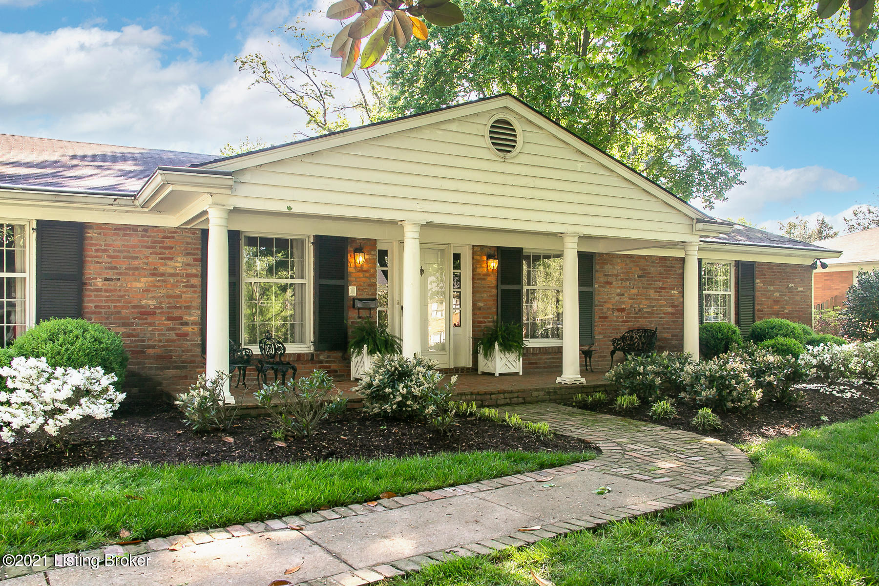 2305 Merrick Road Louisville, KY 40207 - Photo 5 of 55 Front Porch