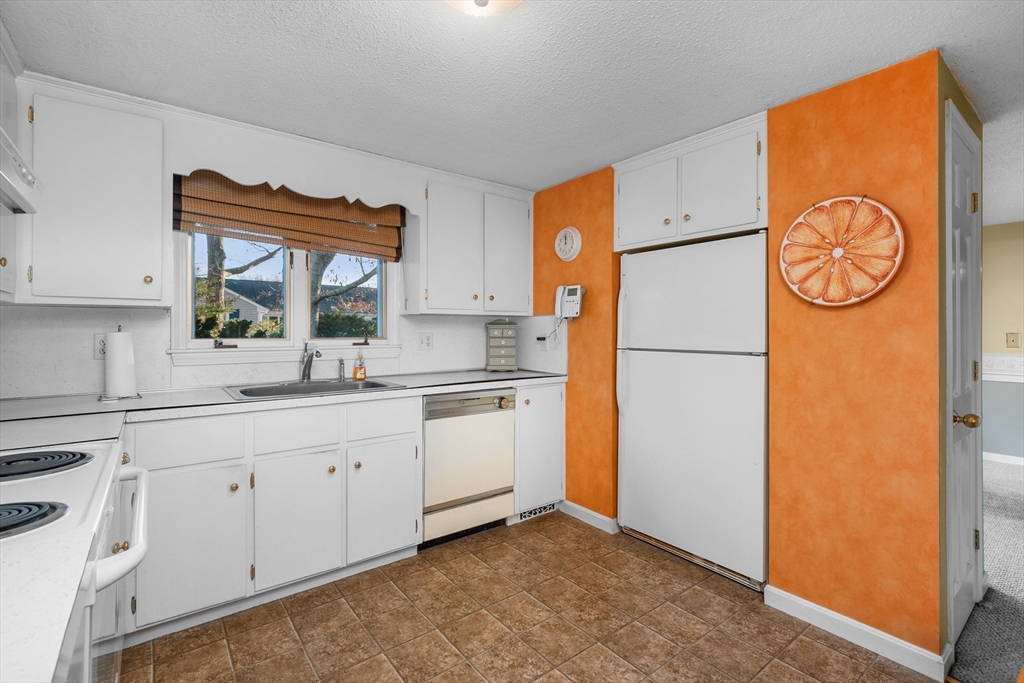 29 Captain Besse Road Yarmouth, MA 02664 - Photo 10 of 28 Gallery Image 10