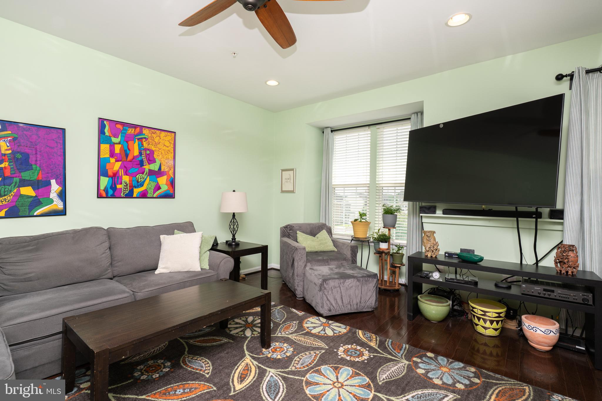 641 Washington Square Spring City, PA 19475 - Photo 17 of 42 Transition to the Living Room