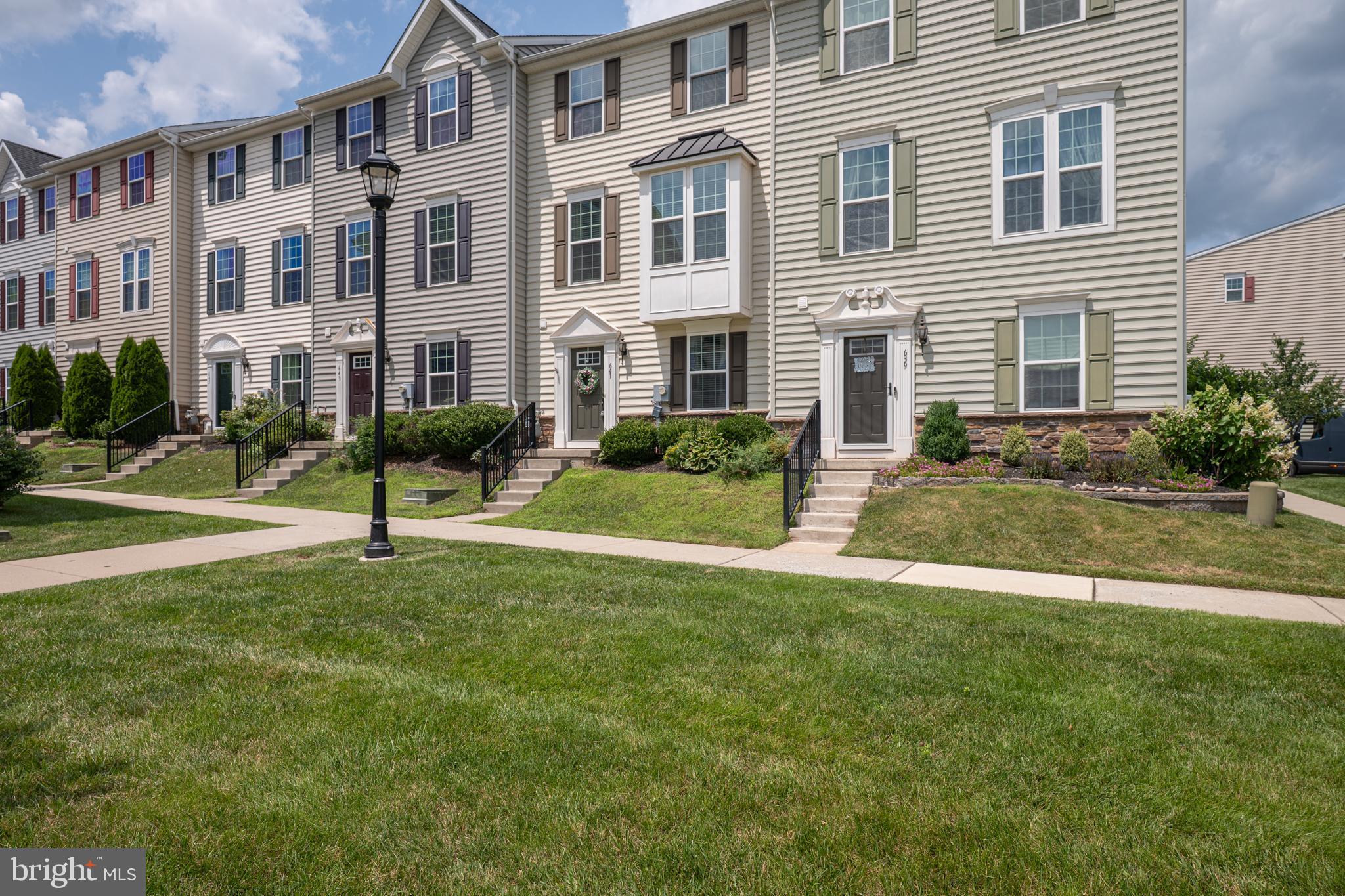 641 Washington Square Spring City, PA 19475 - Photo 2 of 42 10 Year Young Ryan Homes Townhouse