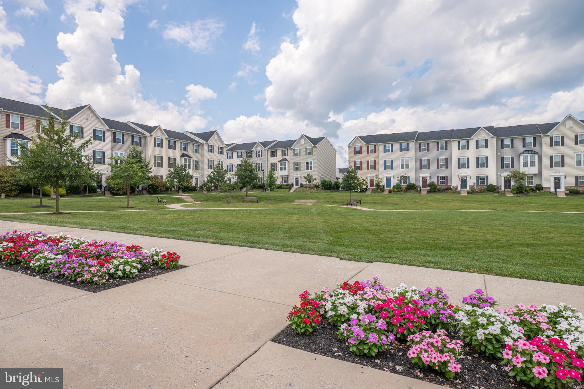 641 Washington Square Spring City, PA 19475 - Photo 3 of 42 Central Court Yard for Recreation