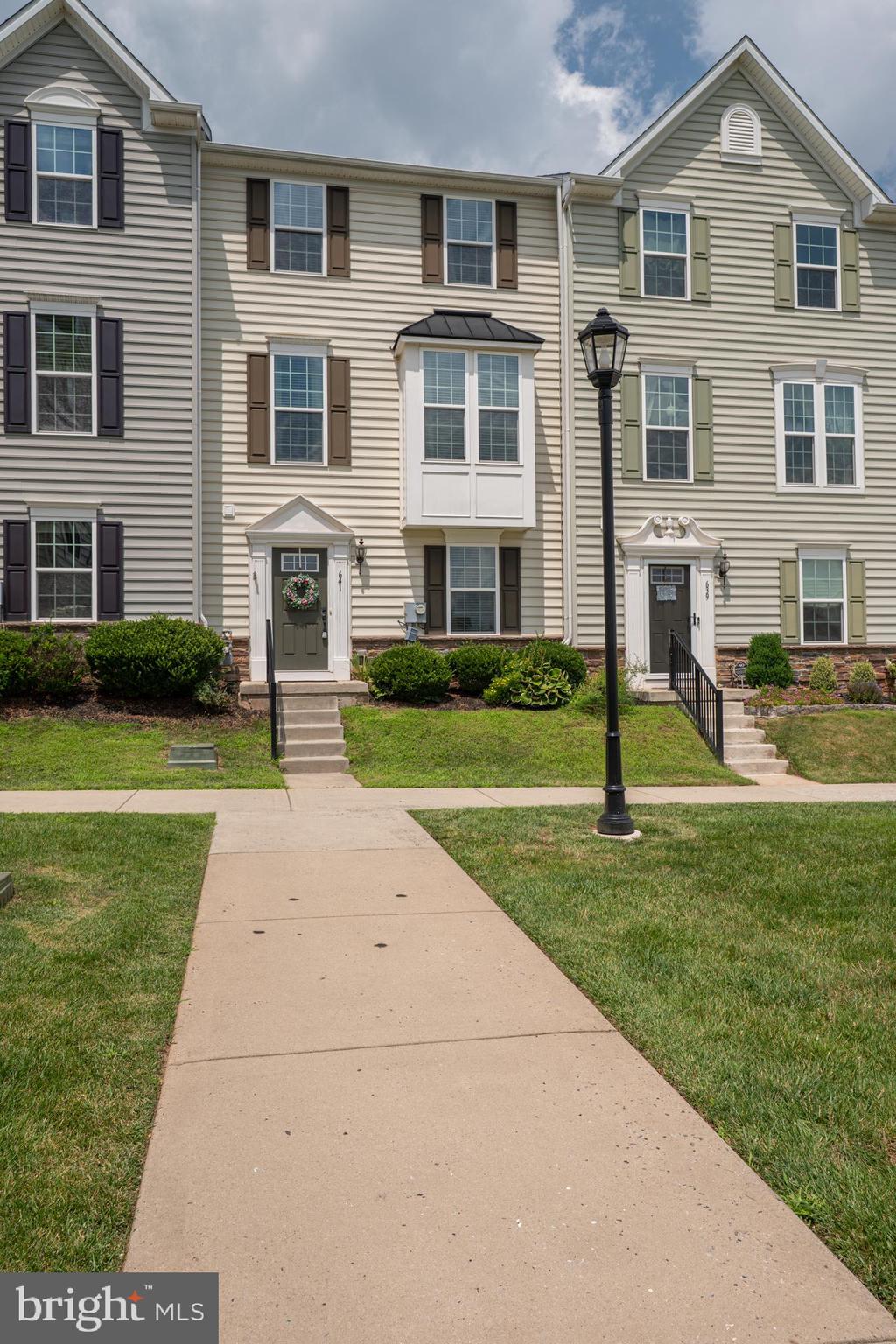 641 Washington Square Spring City, PA 19475 - Photo 40 of 42 641 Washington Square Welcomes you HOME!