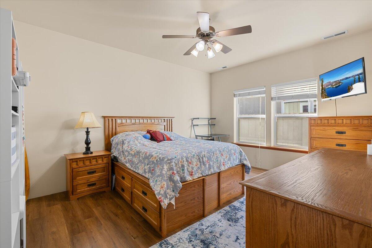 369 Cascade Drive Central Point, OR 97502 - Photo 16 of 42 360_Cascade_16