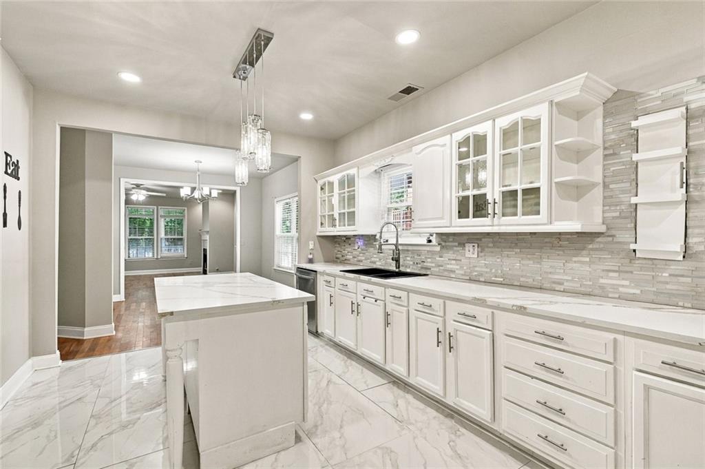 187 Hemphill School Road Northwest Atlanta, GA 30331 - Photo 7 of 17 Gallery Image 7