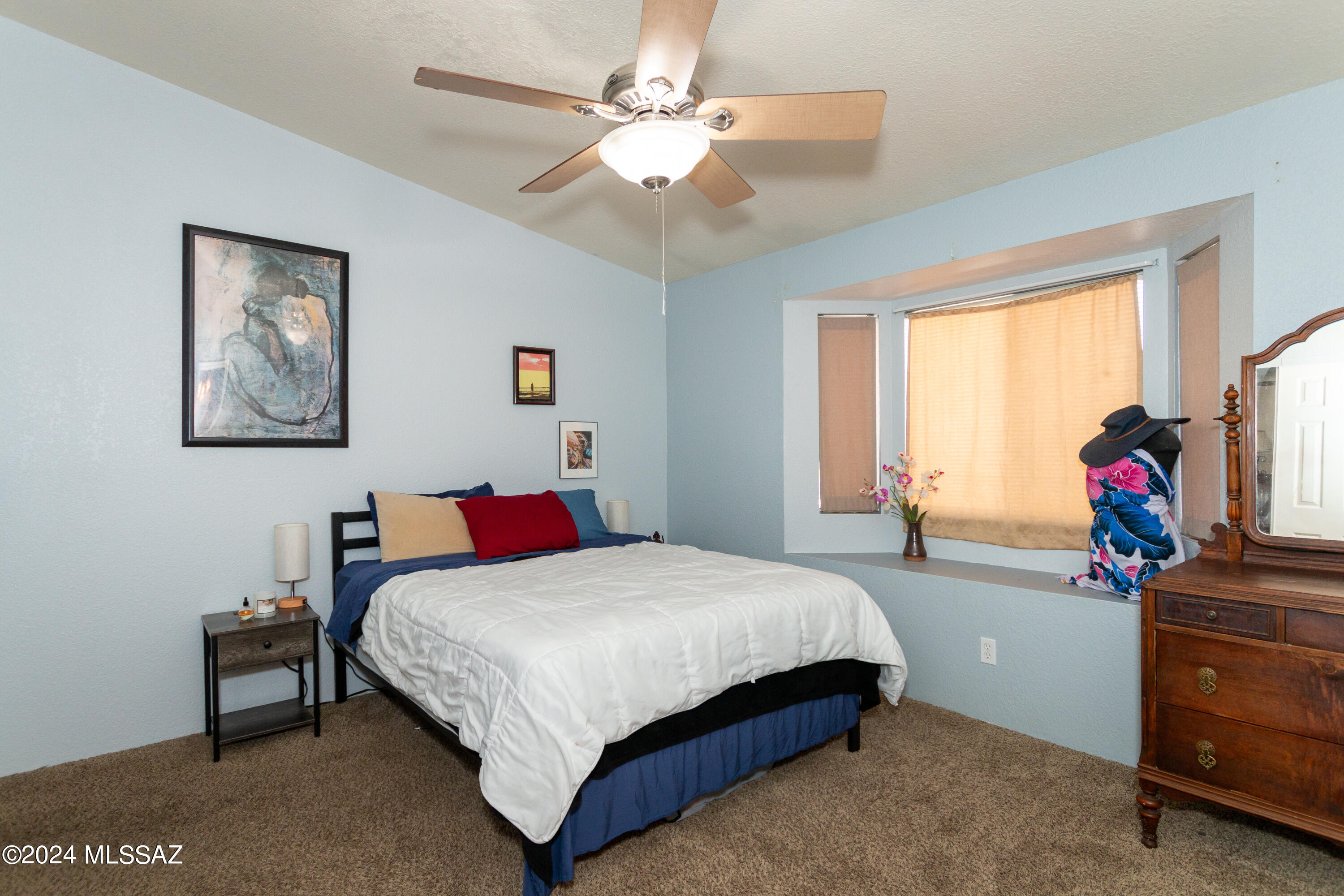 2741 West Firebrook Road Tucson, AZ 85741 - Photo 15 of 34 Bay window with sitting area.