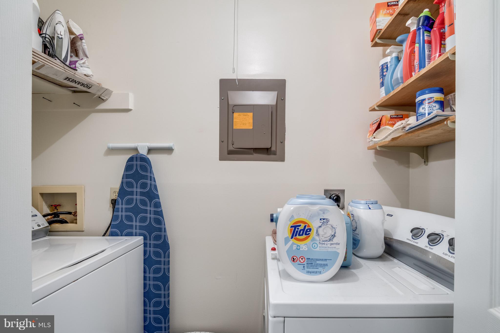 2301 Hunter's Run Drive, Unit 2301 Reston, VA 20191 - Photo 22 of 30 Bath