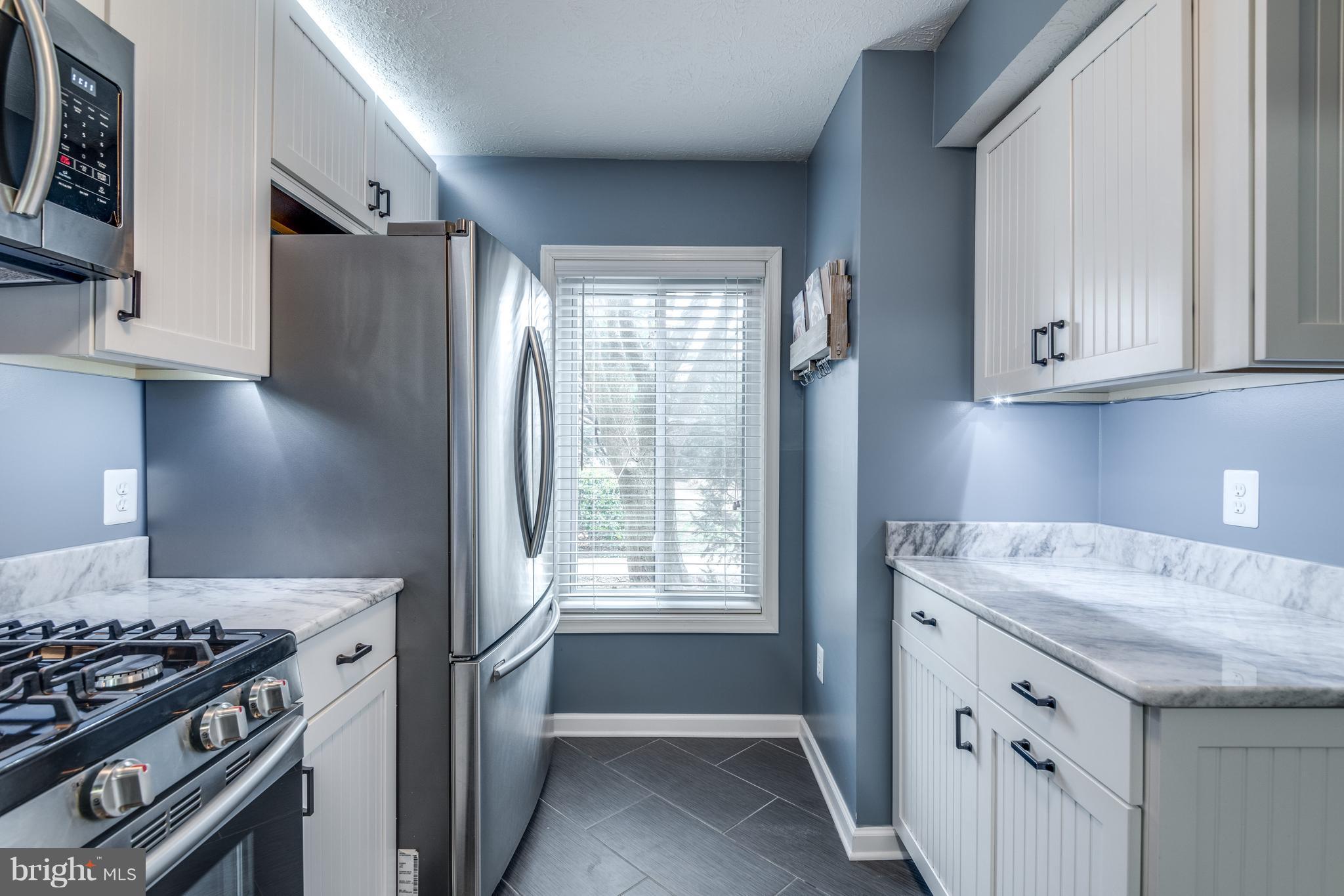 2301 Hunter's Run Drive, Unit 2301 Reston, VA 20191 - Photo 5 of 30 Kitchen