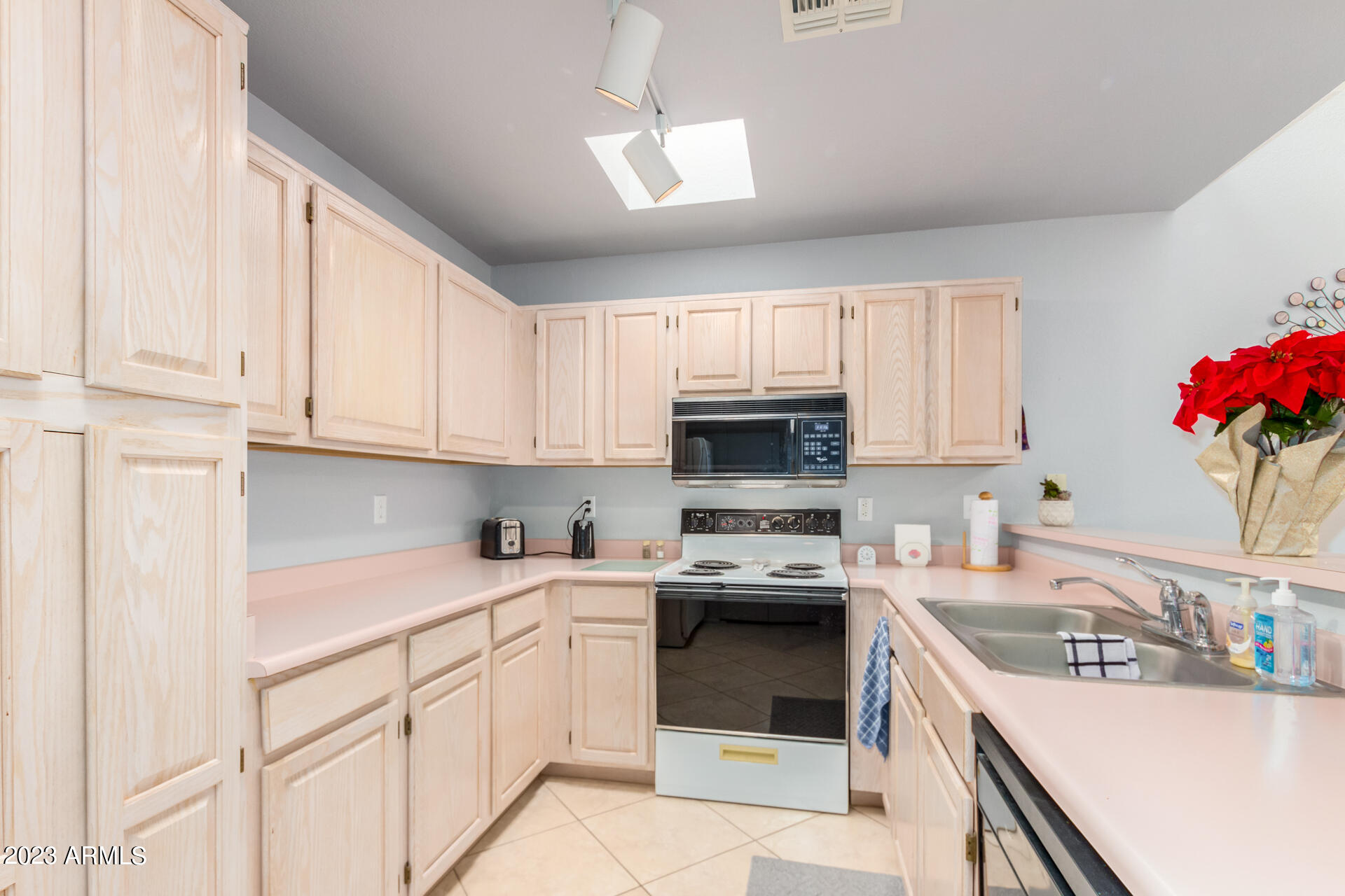 14300 West Bell Road, Unit 490 Surprise, AZ 85374 - Photo 8 of 54 0014-14 - Bell #490