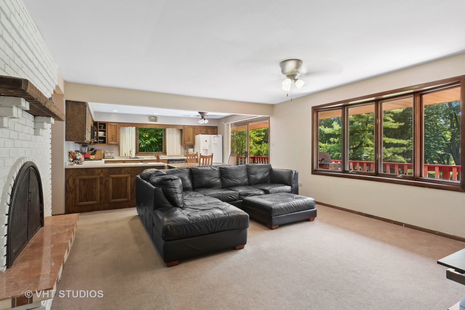 13115 Maple Road Mokena, IL 60448 - Photo 9 of 22 a living room with furniture and a large window