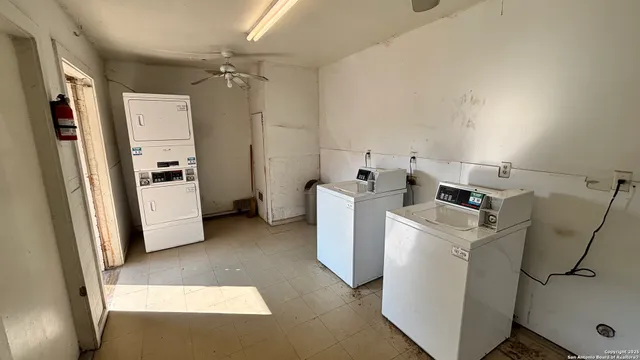 $880 | 5602 Bienville Drive, Unit D2, San Antonio, TX 78233