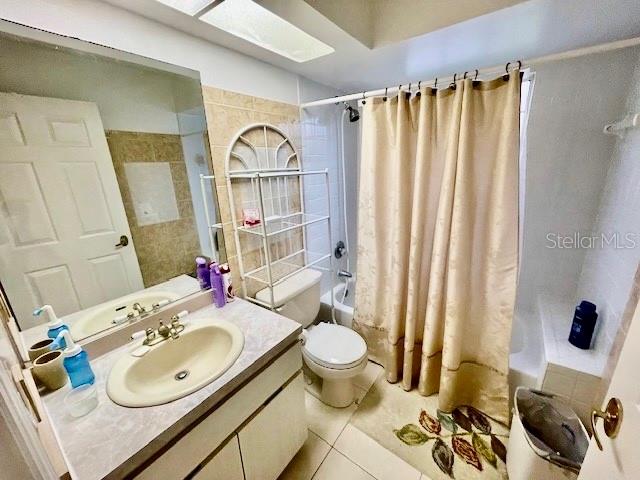 30 San Rafael Court Palm Coast, FL 32137 - Photo 26 of 32 a bathroom with a sink toilet and shower