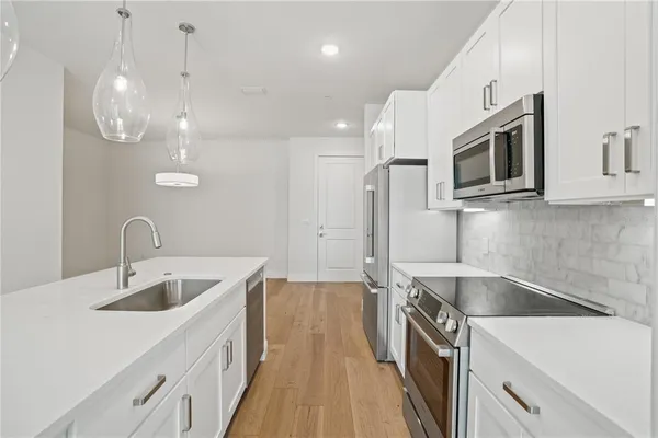 $3,750 | 600 3rd Avenue South, Unit 307, St. Petersburg, FL 33701