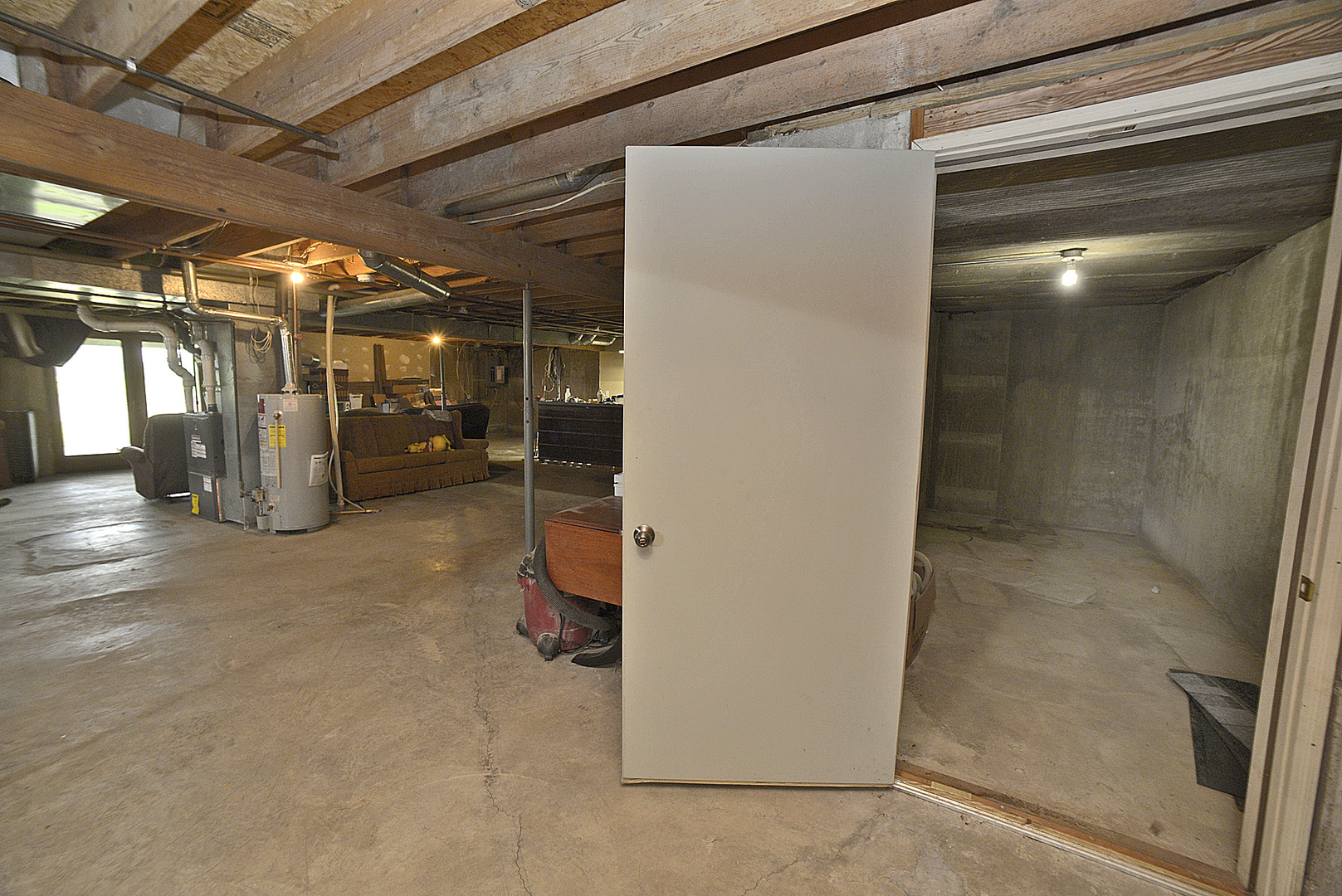 2098 North 15th Road Streator, IL 61364 - Photo 18 of 23 a view of a storage room