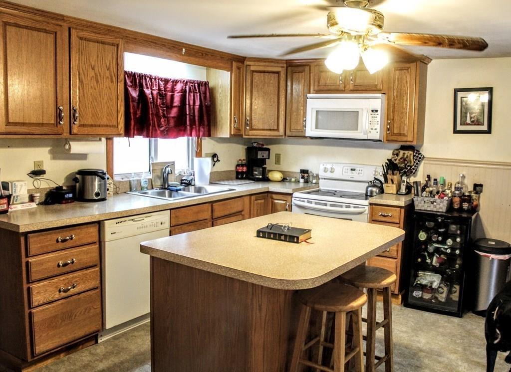 29 Racicot Avenue Webster, MA 01570 - Photo 4 of 17 Gallery Image 4