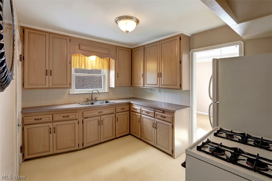 4783 Broadale Road Cleveland, OH 44109 - Photo 13 of 27 Gallery Image 13