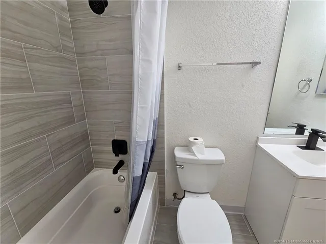 $2,500 | 44 Southeast Sedona Circle, Unit 103, Stuart, FL 34994