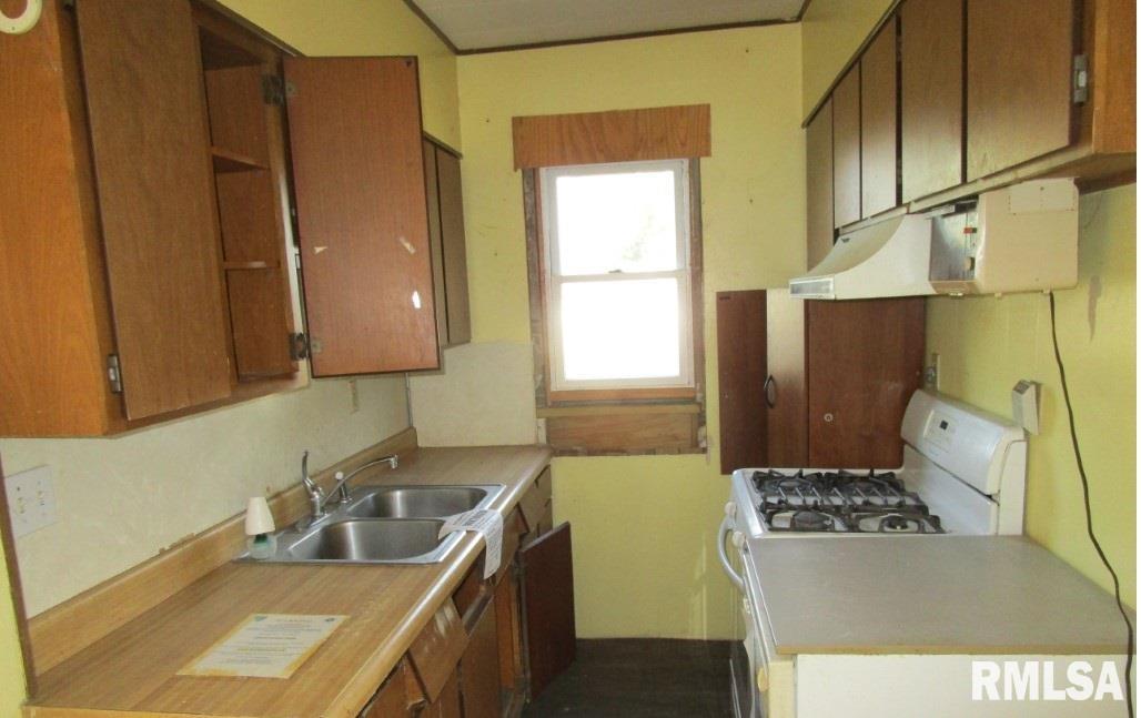 1201 9th Avenue South Clinton, IA 52732 - Photo 11 of 17