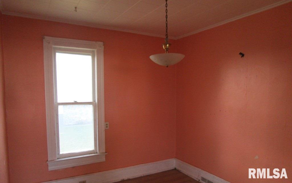 1201 9th Avenue South Clinton, IA 52732 - Photo 9 of 17