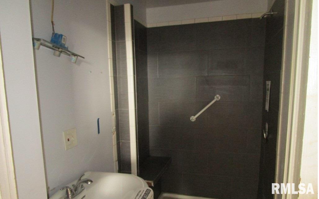 1201 9th Avenue South Clinton, IA 52732 - Photo 10 of 17