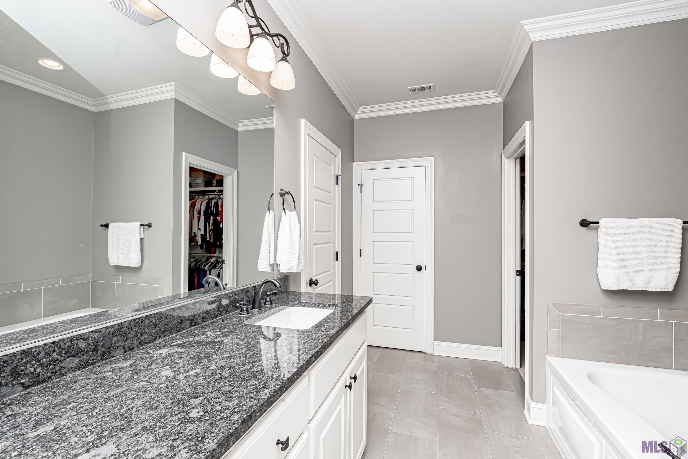 2744 Cresthaven Avenue Baton Rouge, LA 70810 - Photo 8 of 24 Gallery Image 8