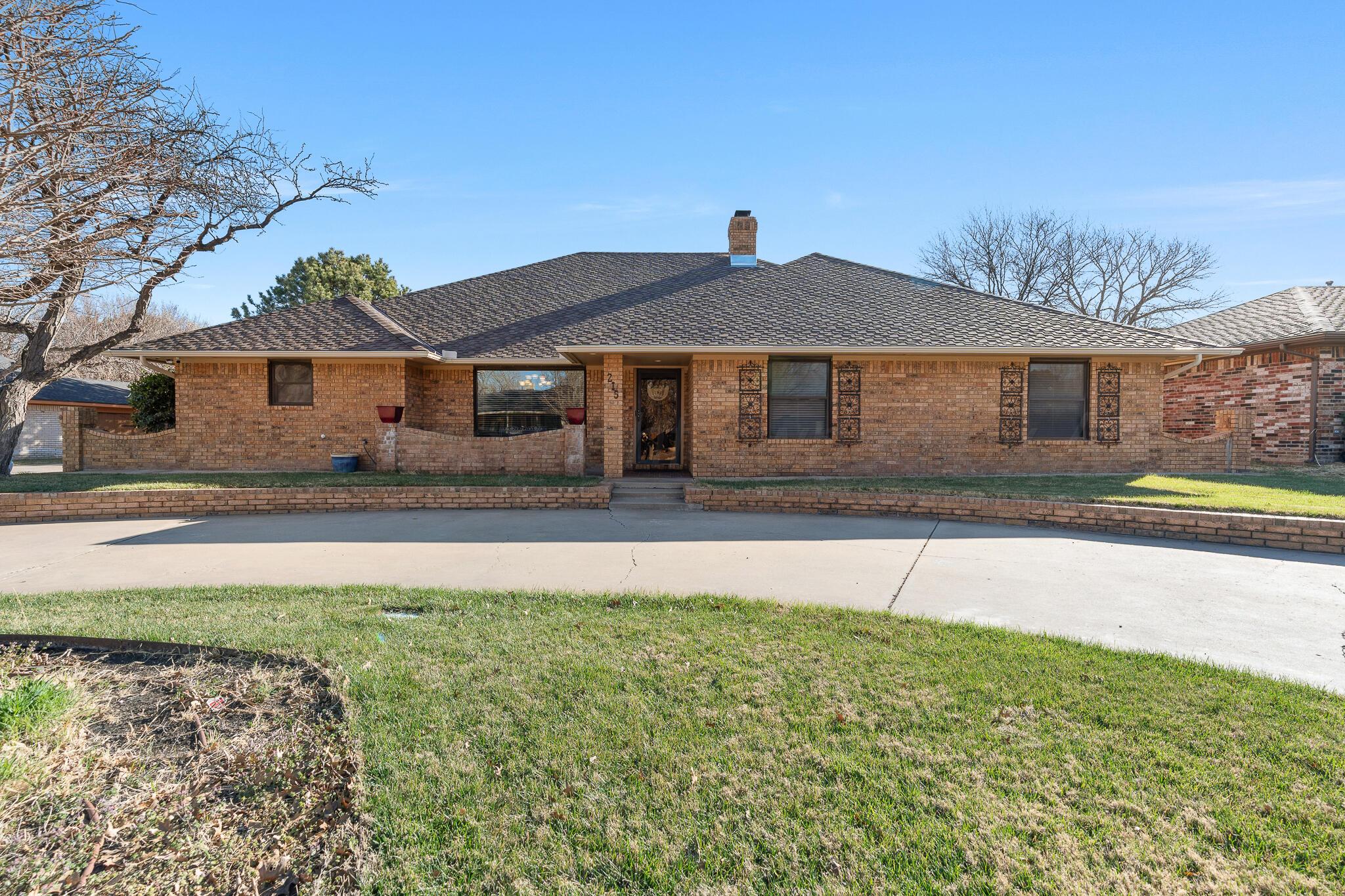 215 Somerset Street Borger, TX 79007 - Photo 1 of 36 Borger -35
