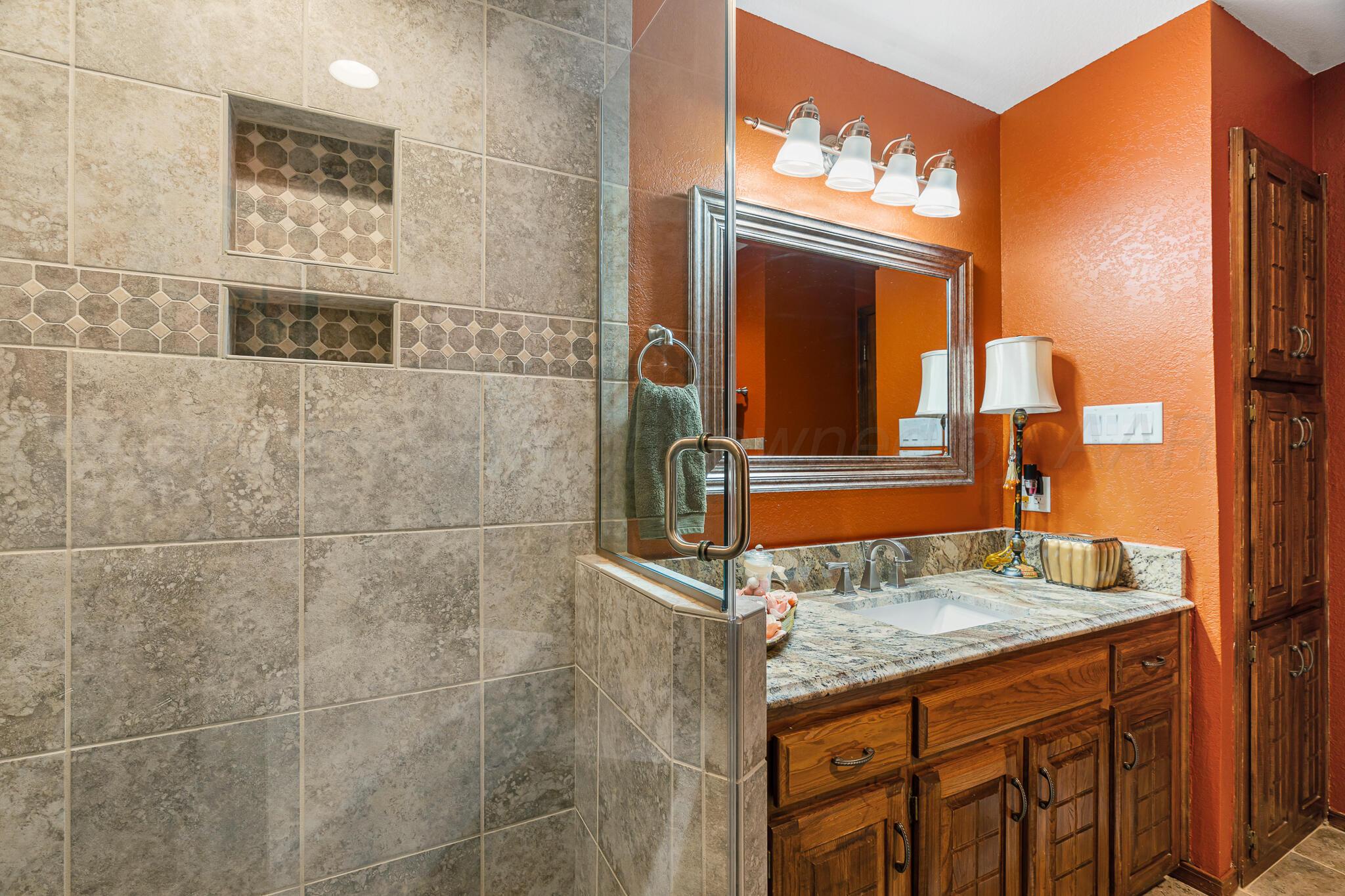 215 Somerset Street Borger, TX 79007 - Photo 22 of 36 Borger -15