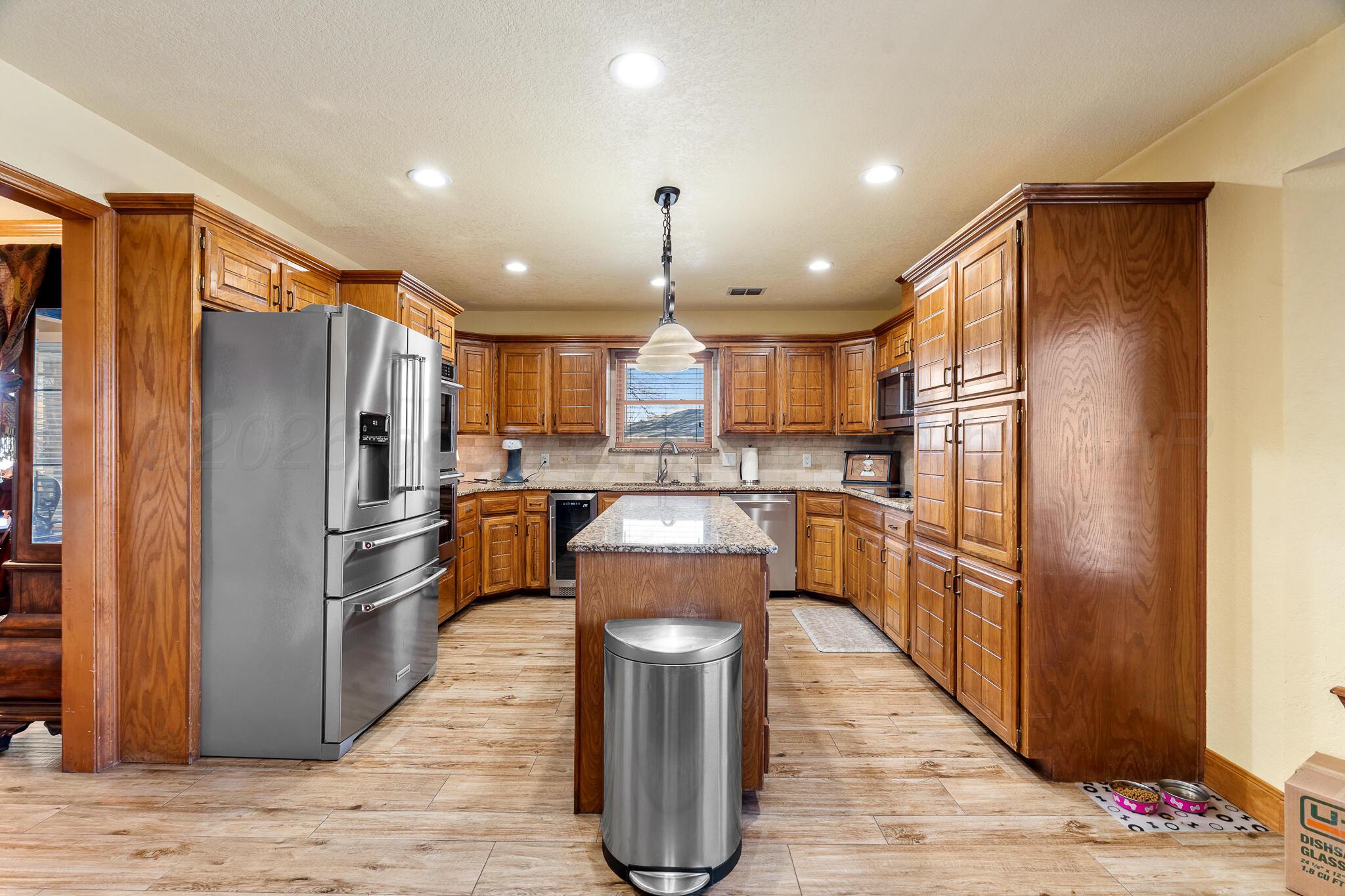 215 Somerset Street Borger, TX 79007 - Photo 9 of 36 Borger -06