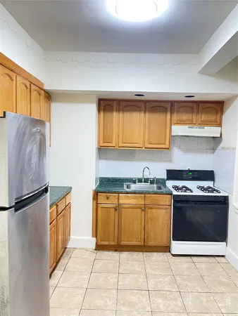 $1,800 | 4433 Carpenter Avenue, Unit 7 | Wakefield