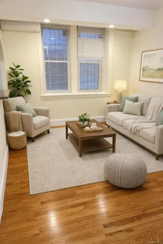 $1,800 | 4433 Carpenter Avenue, Unit 7 | Wakefield