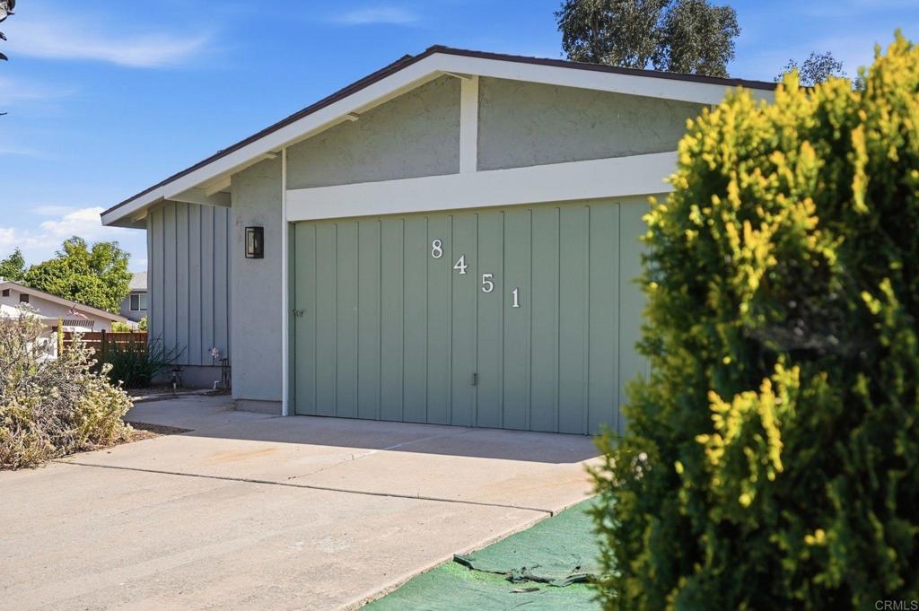 8451 Lomker Way Santee, CA 92071 - Photo 5 of 31