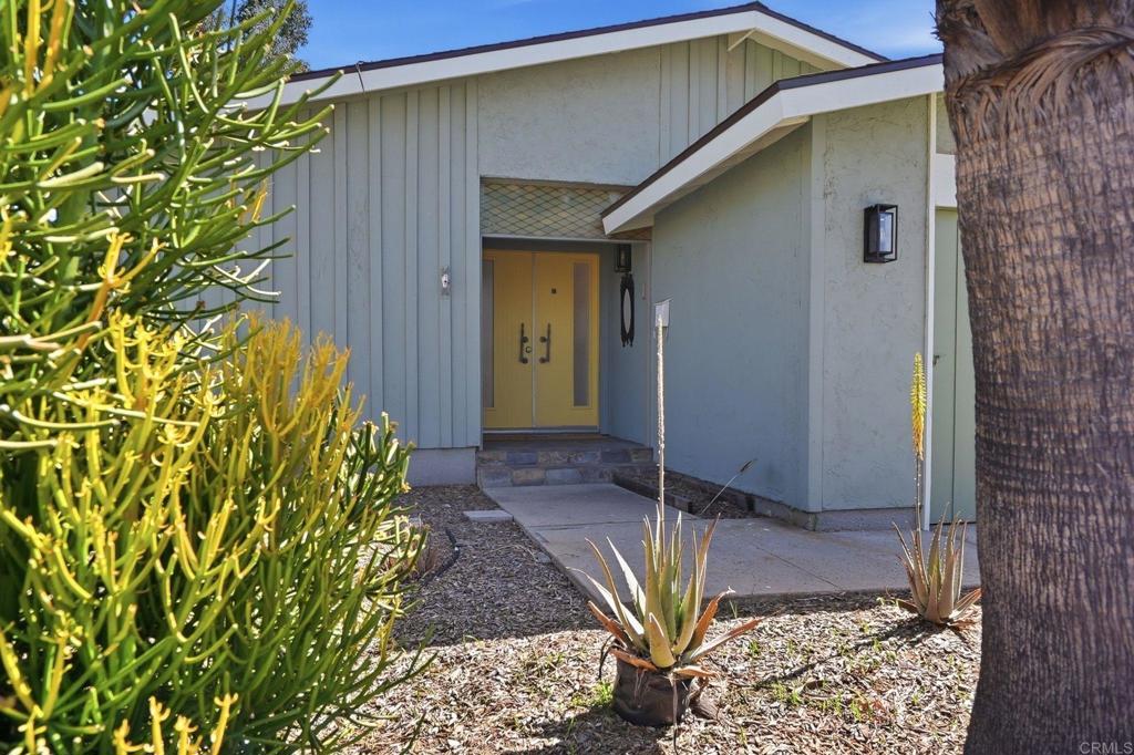 8451 Lomker Way Santee, CA 92071 - Photo 6 of 31