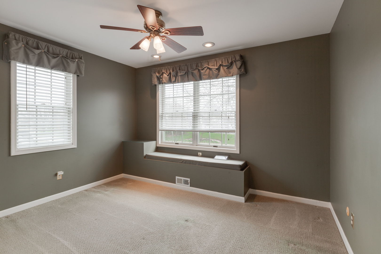 2104 Foxfield Road St. Charles, IL 60174 - Photo 13 of 23