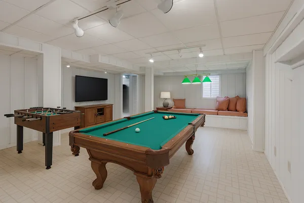 $344,900 | 2104 Foxfield Road, St. Charles, IL 60174