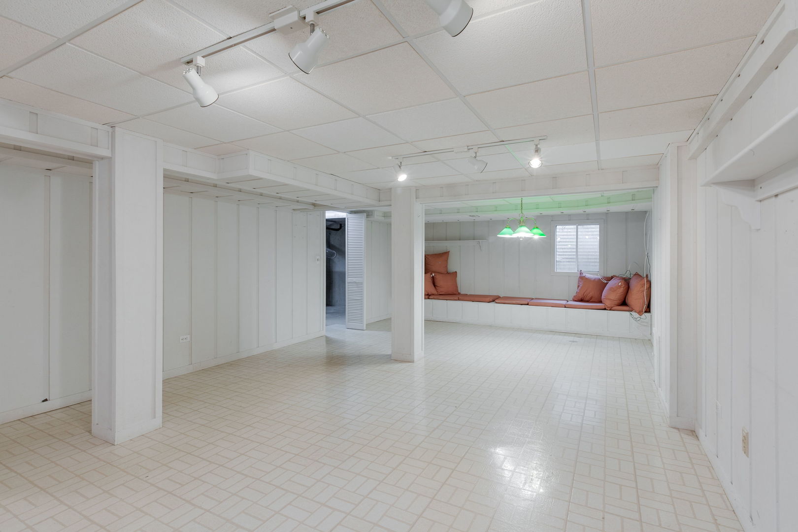 2104 Foxfield Road St. Charles, IL 60174 - Photo 9 of 23