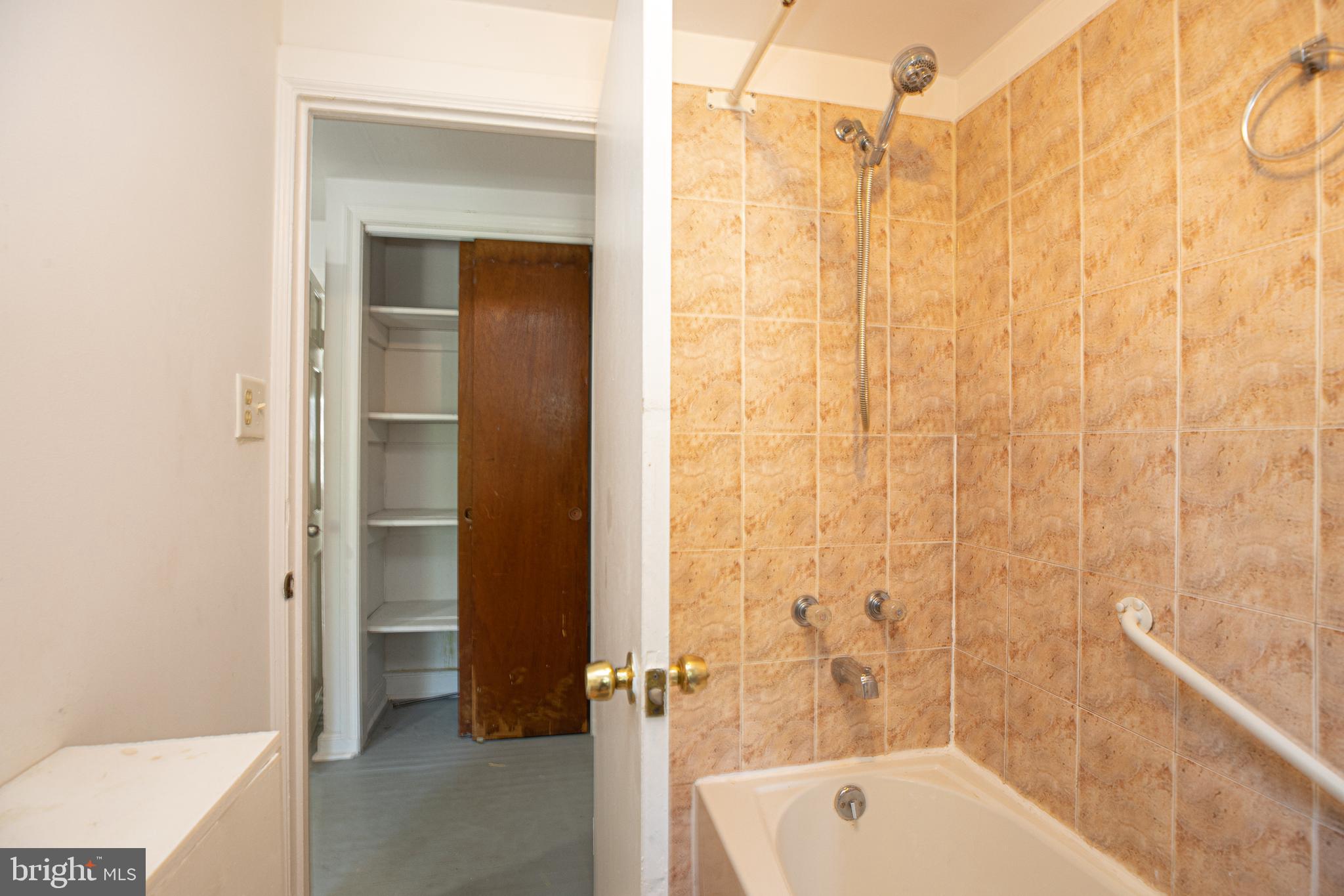 470 Conarroe Street Philadelphia, PA 19128 - Photo 29 of 36