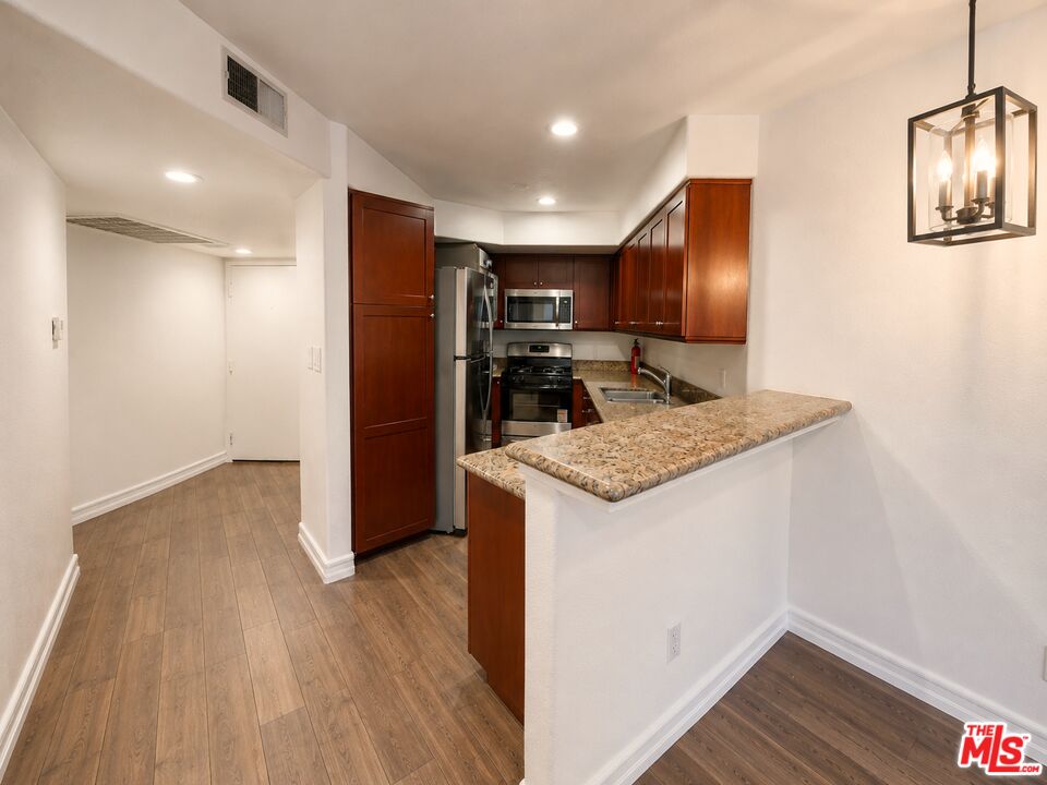 6140 Monterey Road, Unit 208 Los Angeles, CA 90042 - Photo 4 of 23