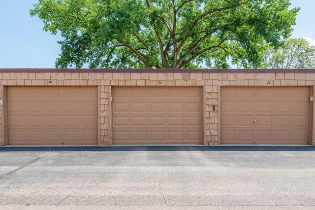 $189,900 | 5440 3 Points Boulevard, Unit 525, Mound, MN 55364